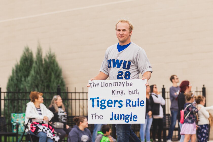 10-1-22DWUBlue&WhiteDaysParade-15.jpg