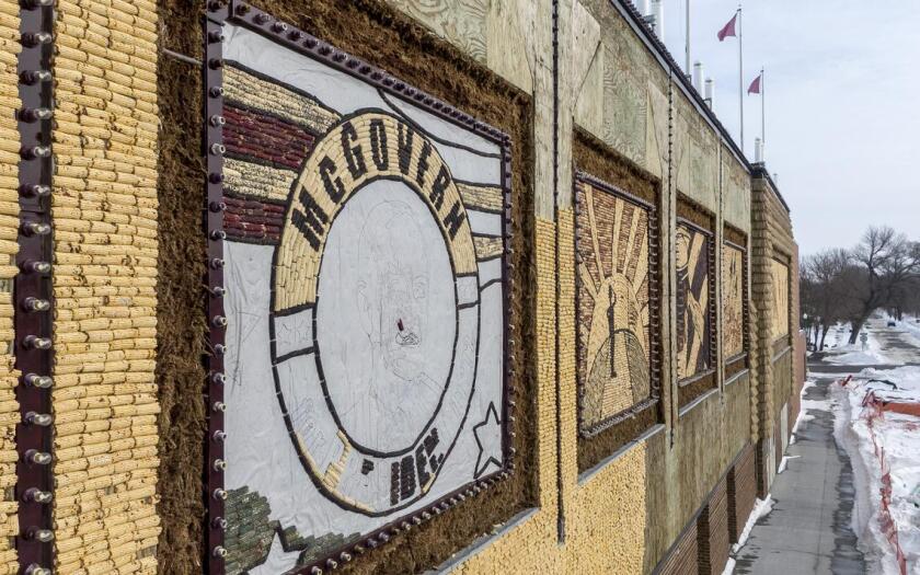012320.N.DR.MURALS1.jpg