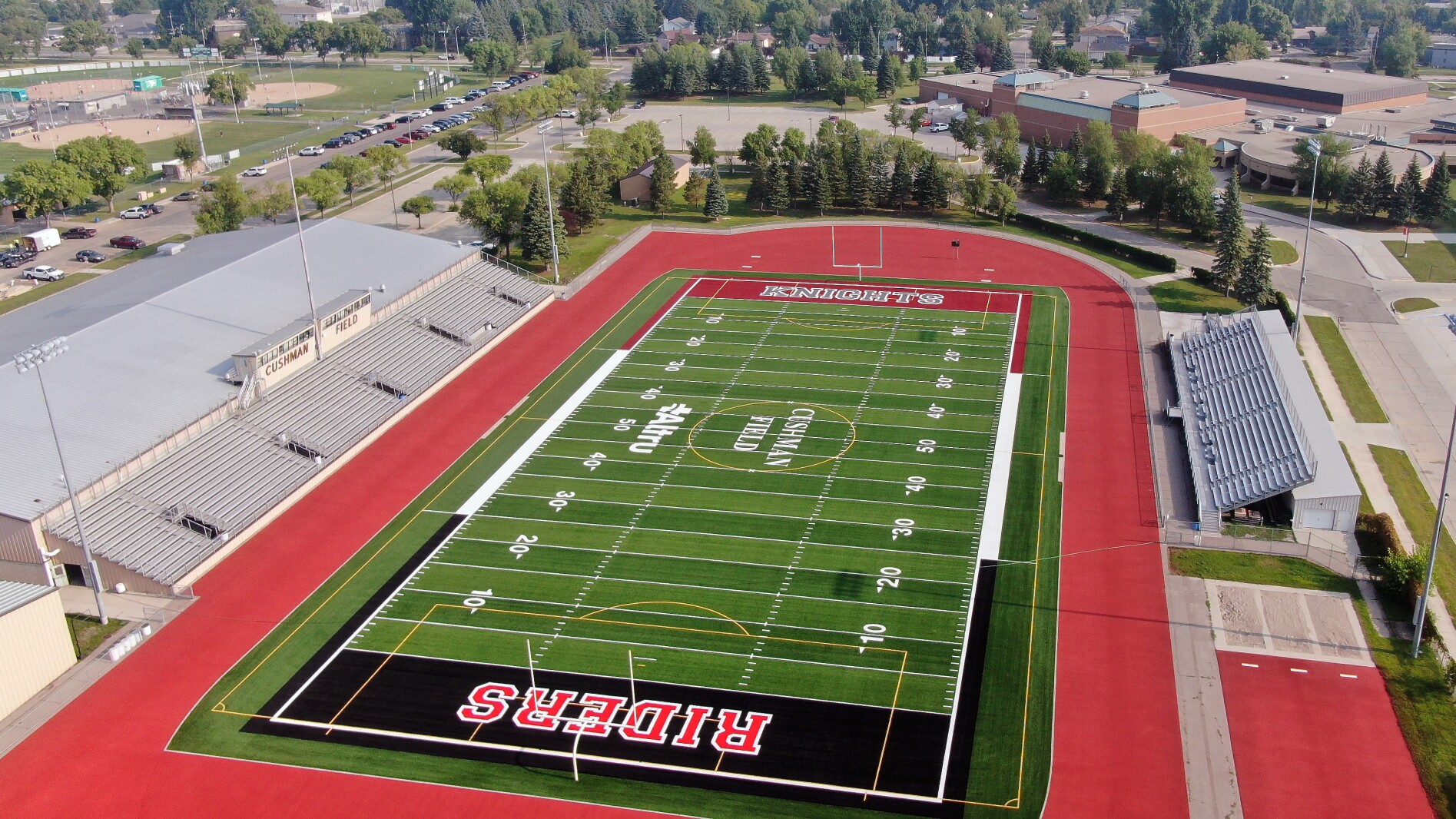 Komite Keuangan Dewan Sekolah Grand Forks mendengarkan pembaruan mengenai pendanaan papan skor