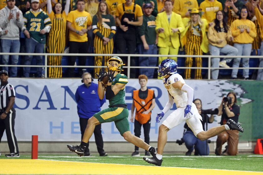 Nd Spoit North Dakota State knocks off Jackrabbits in FCS semifinals - Sioux ...