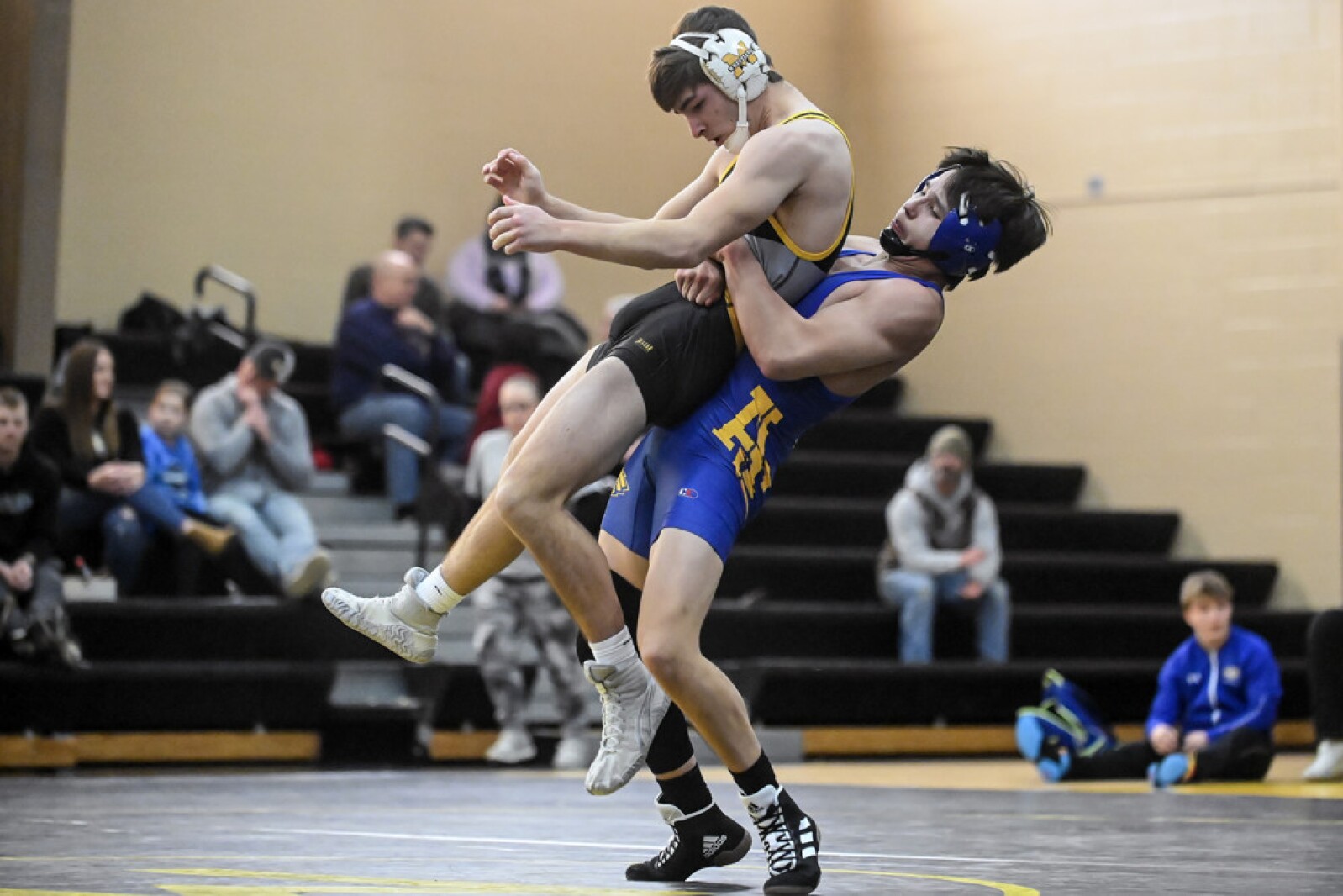 010122.KernelWrestling47.jpg