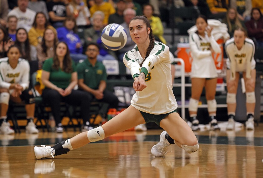 110222.S.FF.NDSUvolleyball