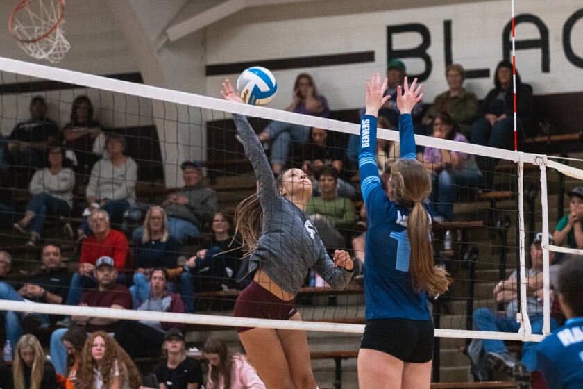 11-1-22PrepVolleyballHansonvsPlatte-Geddes-16.jpg