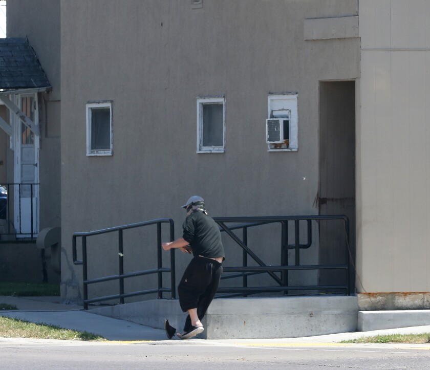 standoff flinch with rounds 080422.jpg