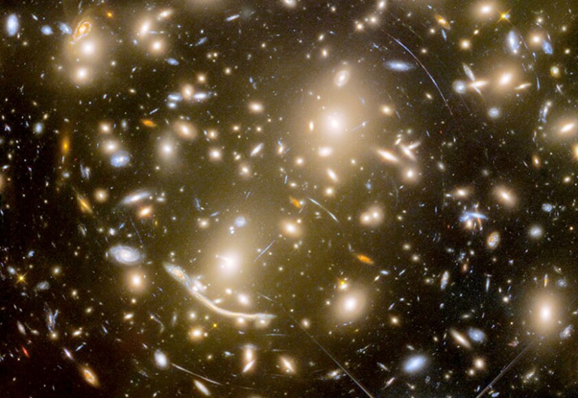 3334577+Hubble Abell 370 lensing FEA.jpg