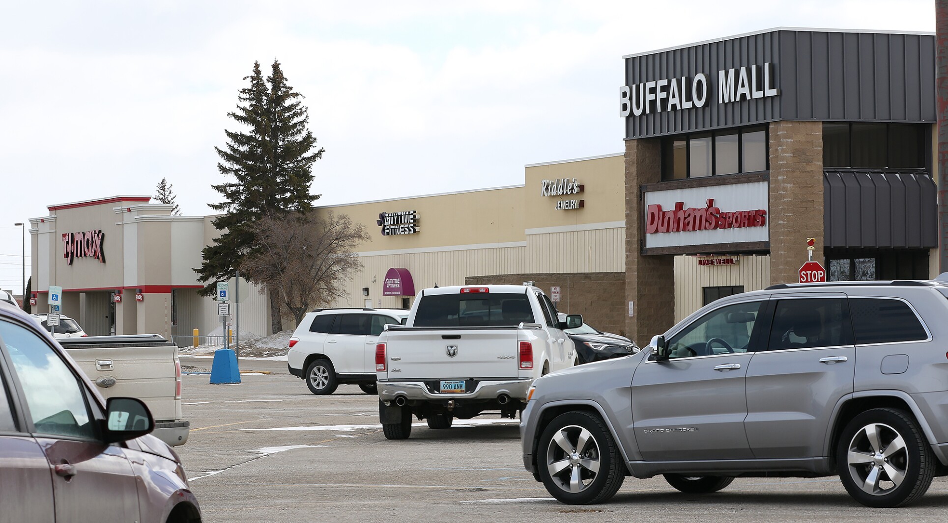 buffalo mall exterior 031022.jpg