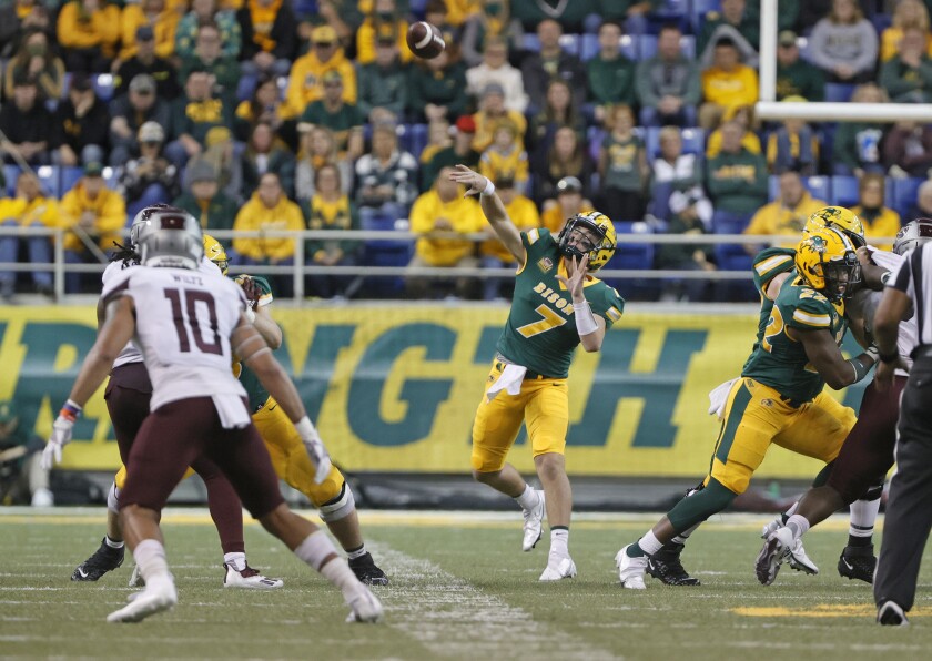 102421.S.FF.NDSUfootball.05.jpg