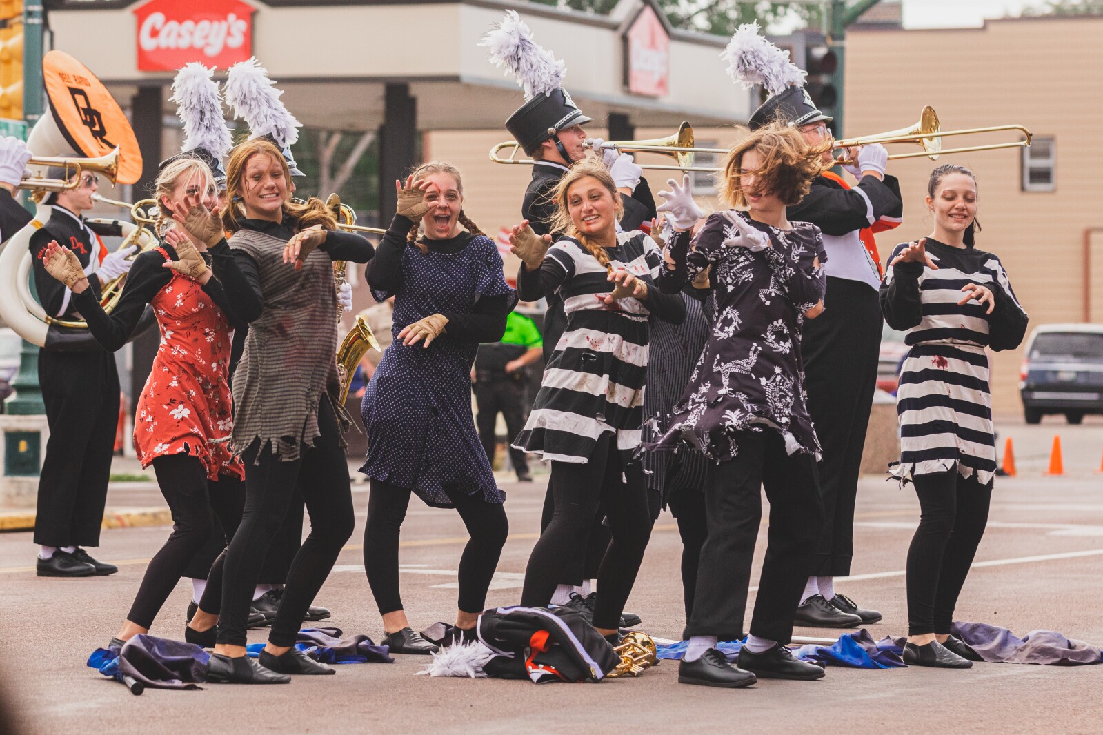 10-1-22DWUBlue&WhiteDaysParade-34.jpg