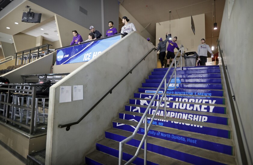 032423.S.TRL.FRGAME1MAIN