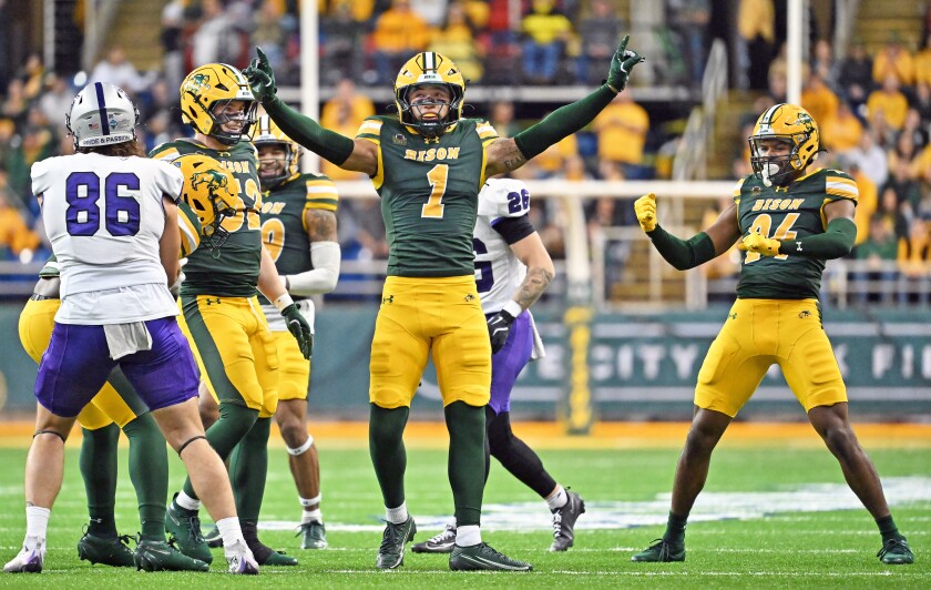 121025.S.FF.NDSU.DonovanWoolen