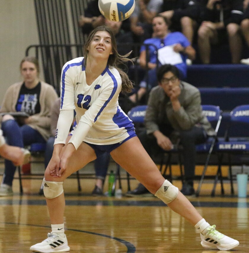 jhs volleyball newman dig 091322.jpg