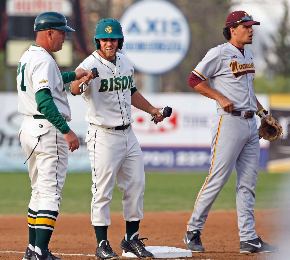Bison win seventh in a row with energetic extra-inning win over Gophers ...
