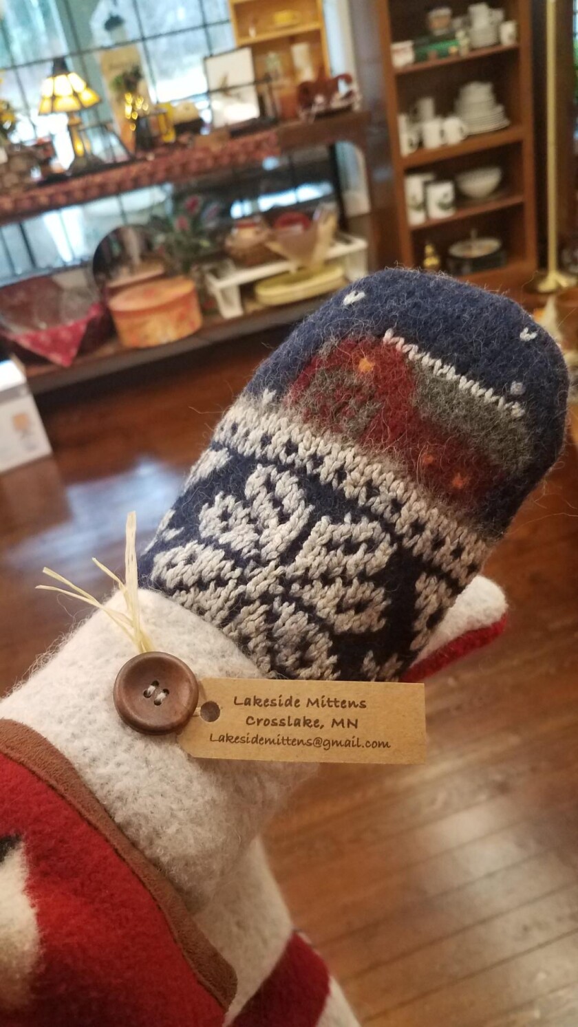 121620.PEJ.Mittens2.jpg
