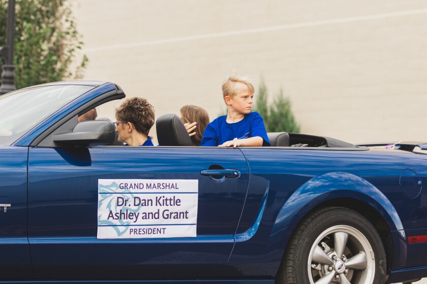10-1-22DWUBlue&WhiteDaysParade-5.jpg