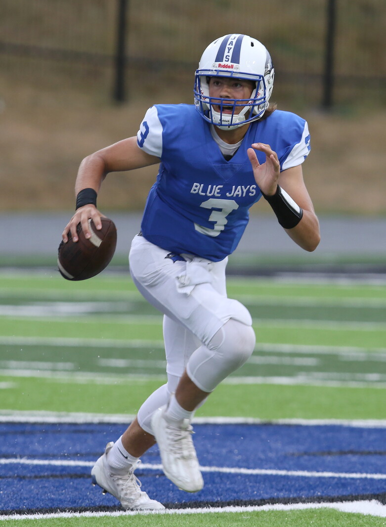 Halter Football Hochhalter throws for 300, Blue Jays pick up win No. 5 Friday ...