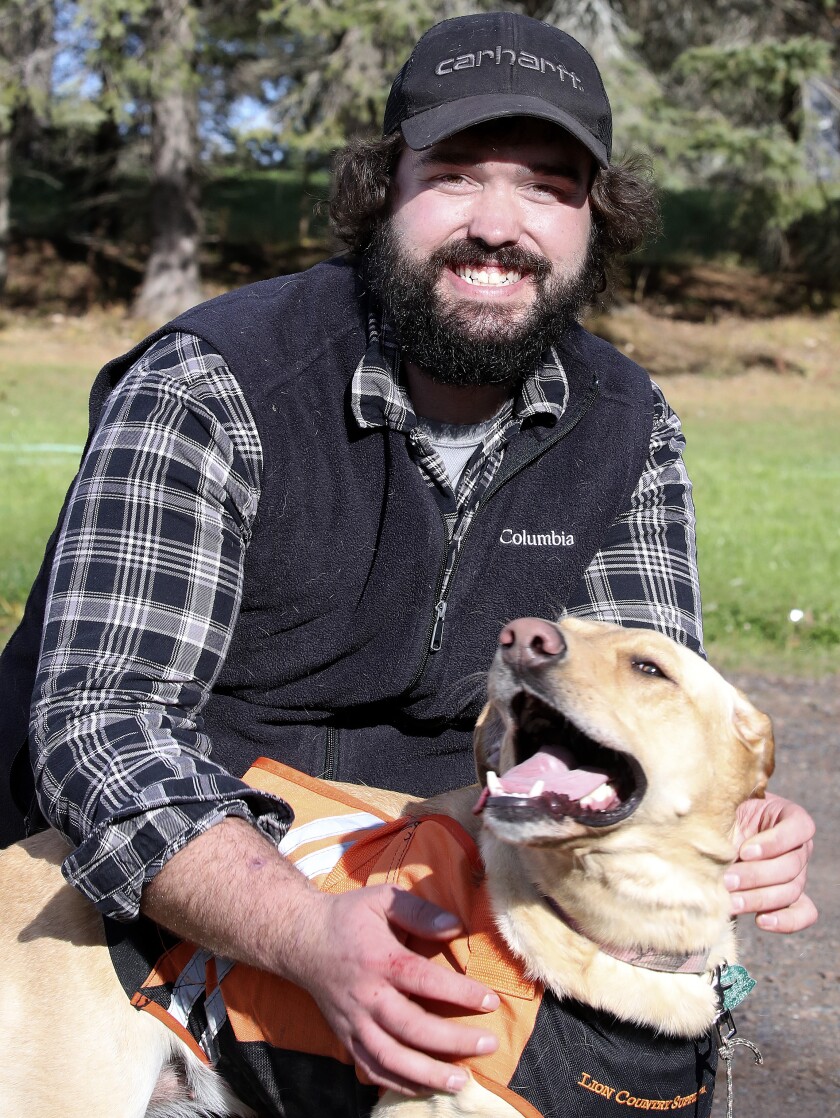 111321.O.DNT.deertrackingdogC7.jpg