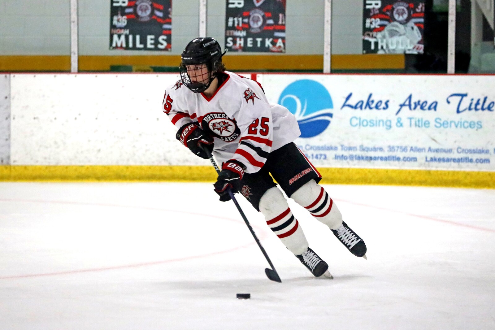 Little Falls vs Northern Lakes on Wednesday, Dec. 28, 2022, at Breezy Point Hockey Center.
