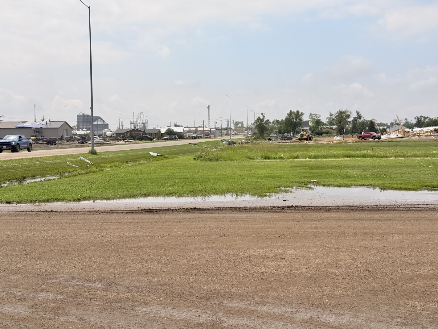 131-mile-per-hour winds rip through Highmore, South Dakota, Monday morning