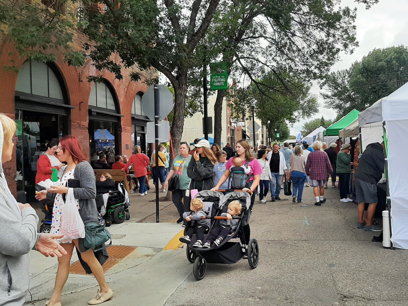 Grand Forks’ Downtown Street Fair draws big crowds to city center – Grand Forks Herald Grand Forks’ Downtown Street Fair draws big crowds to city center – Grand Forks Herald