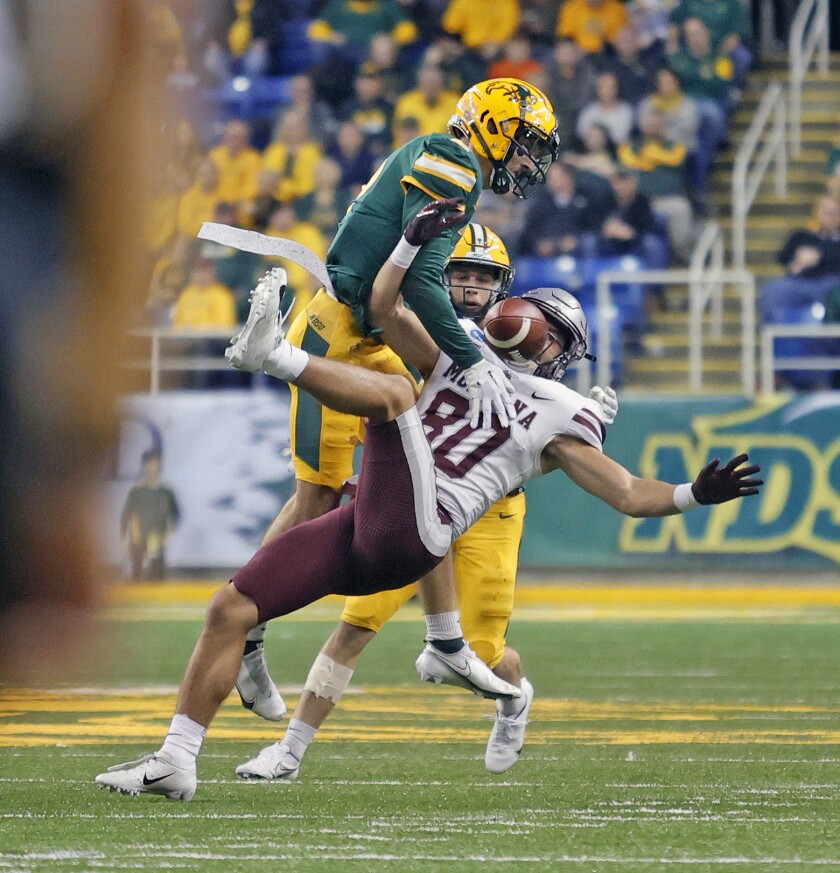 120422.S.FF.NDSUfootball