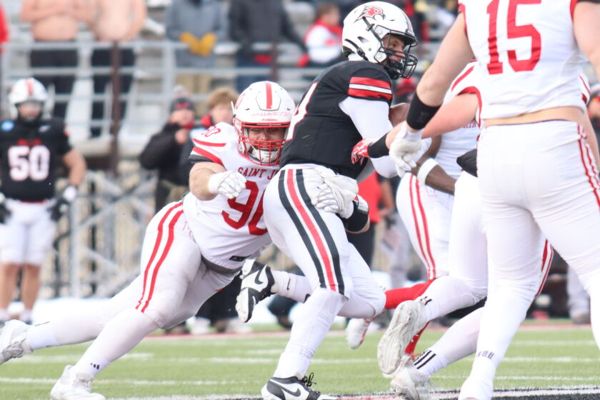 UWRiver Falls, QB Kaleb Blaha blow past St. John's in 4214 DIII