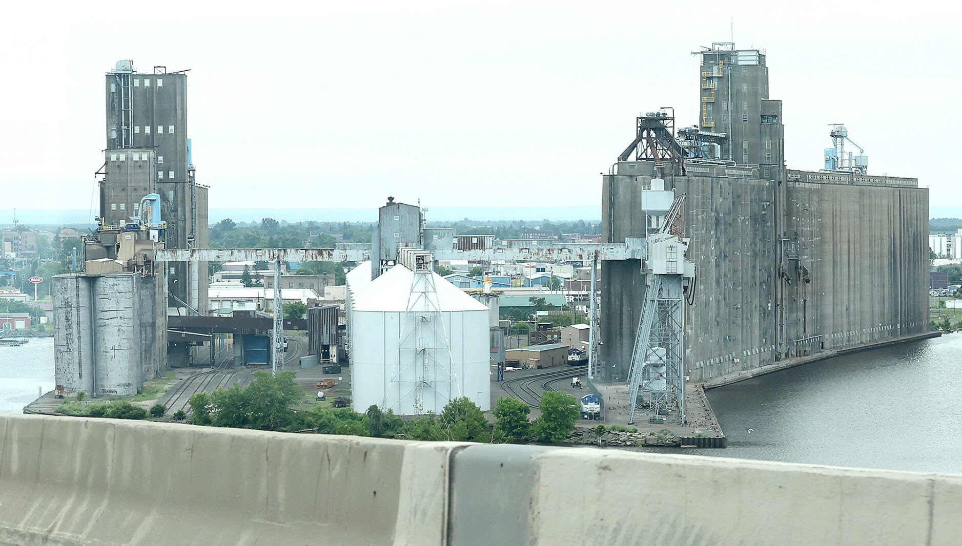 Superior council reassigns leases at former CHS elevator and dock