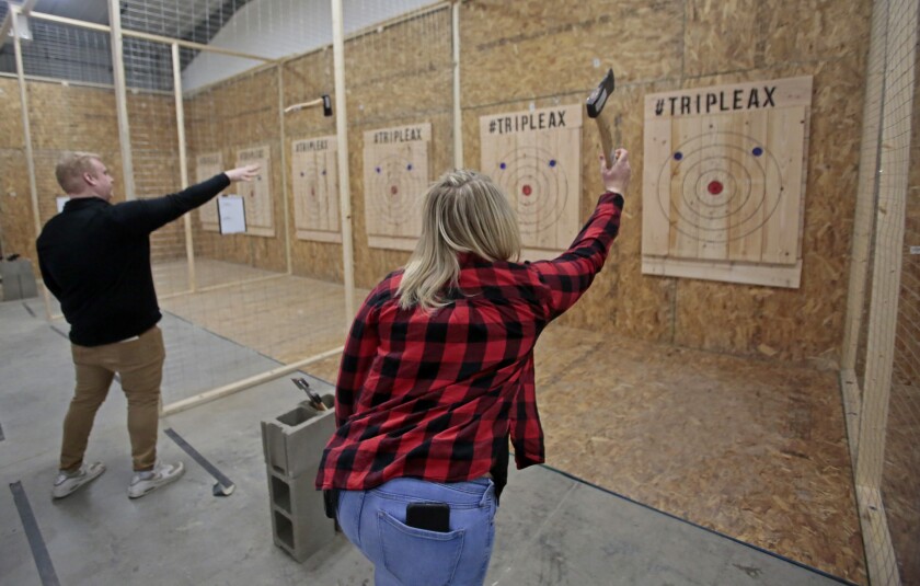 032919.F.FF.AXTHROWING