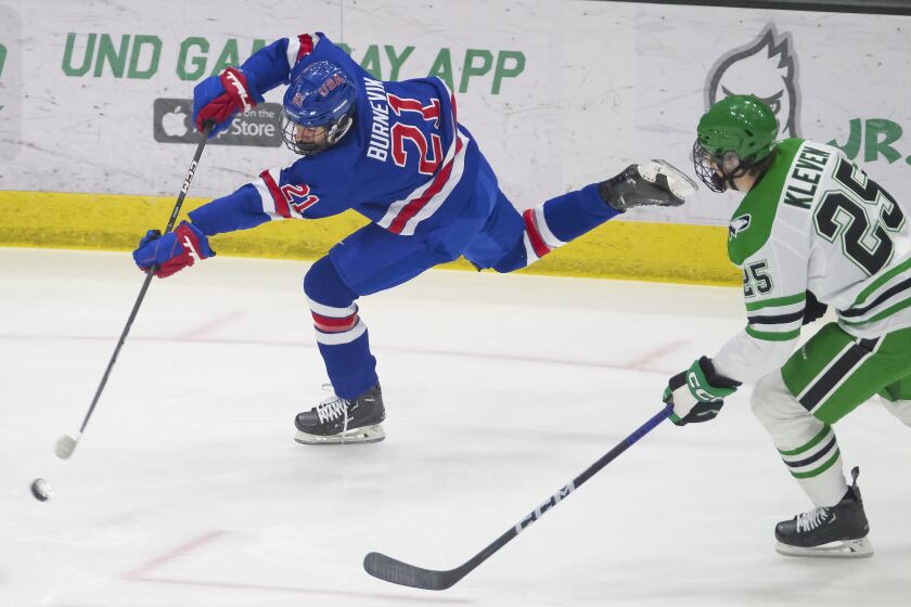 010123 S GFH UNDMHKY0082.jpg