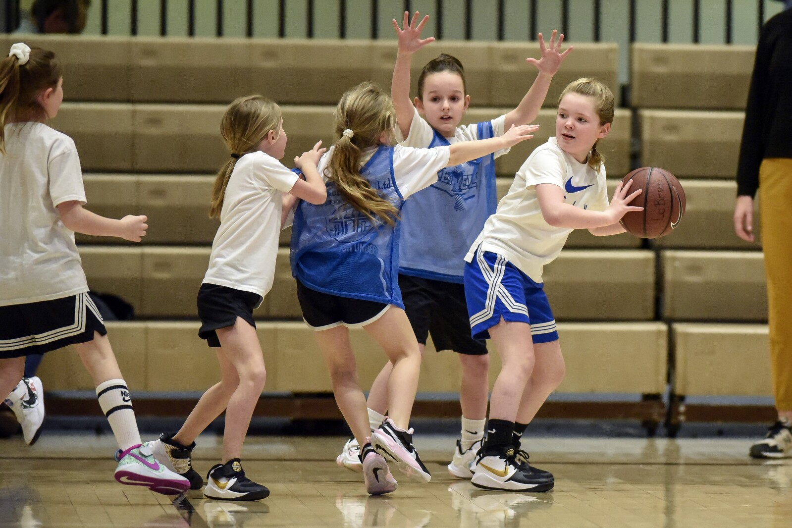 012222.S.DR.GIRLS58.jpg