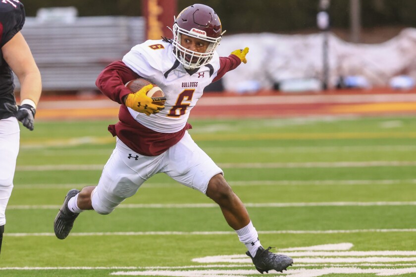 Minnesota Duluth football team holds annual Maroon and White game at Malosky Stadium
