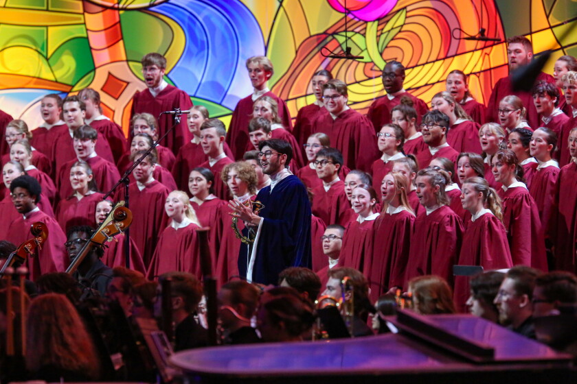 Os coros e orquestra do Concordia College se apresentam no Concerto de Natal anual do Concordia em 6 de dezembro de 2025, no Concordia College Memorial Auditorium.