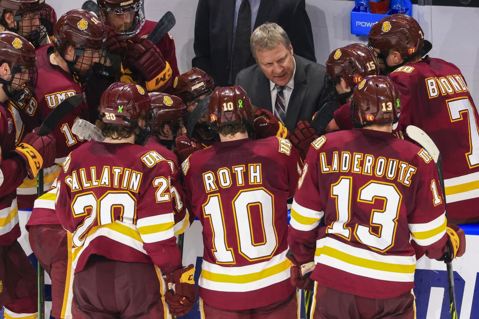 Minnesota Duluth plays Denver in regional final game in Loveland