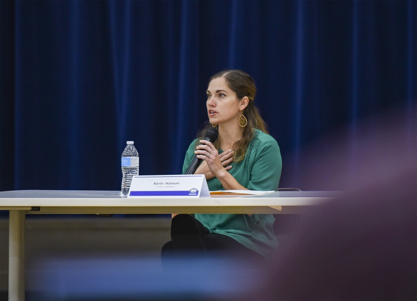 100522.N.BP.SCHOOLFORUM 4.jpg