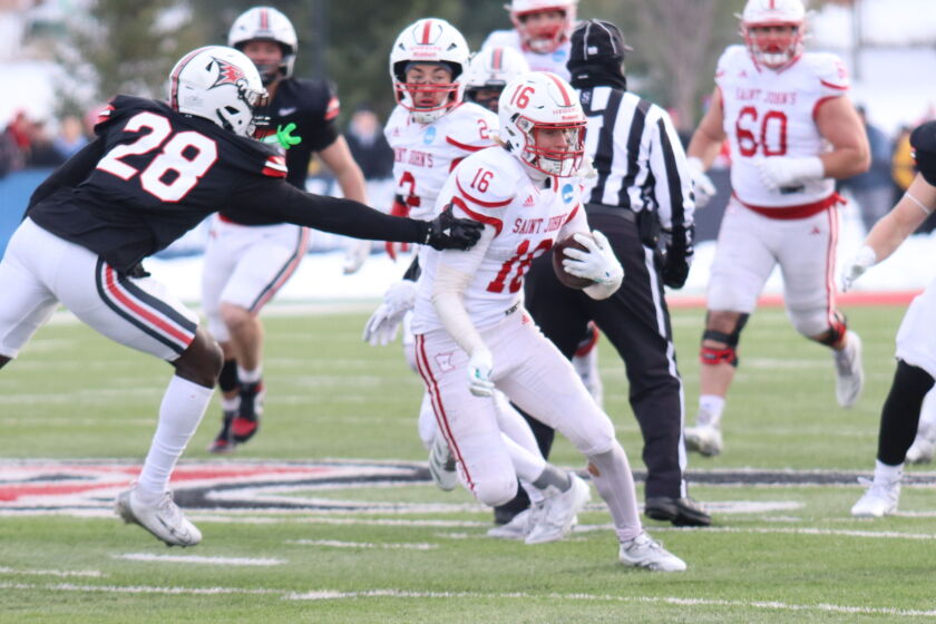 UWRiver Falls, QB Kaleb Blaha blow past St. John's in 4214 DIII