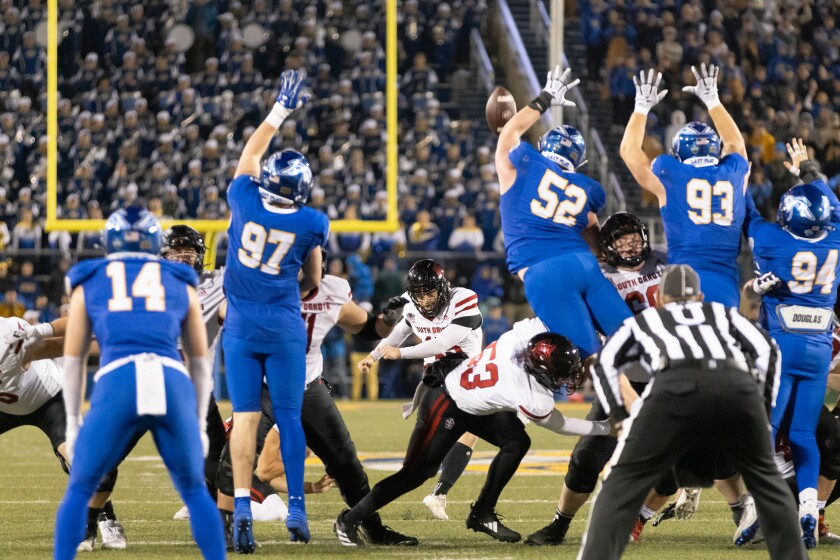 102624.SouthDakotaState-SouthDakota_FCSfootball-7.jpg