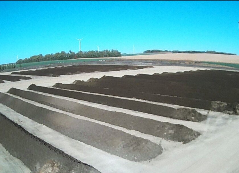 0030121.AG.LivestockCompostingManure08.jpg