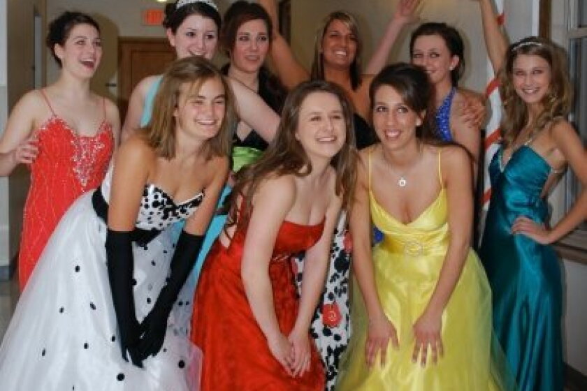 Pre-Prom Fashion Show - Duluth News Tribune | News, weather, and sports from Duluth, Minnesota Pre-Prom Fashion Show - Duluth News Tribune | News, weather, and sports from Duluth, Minnesota