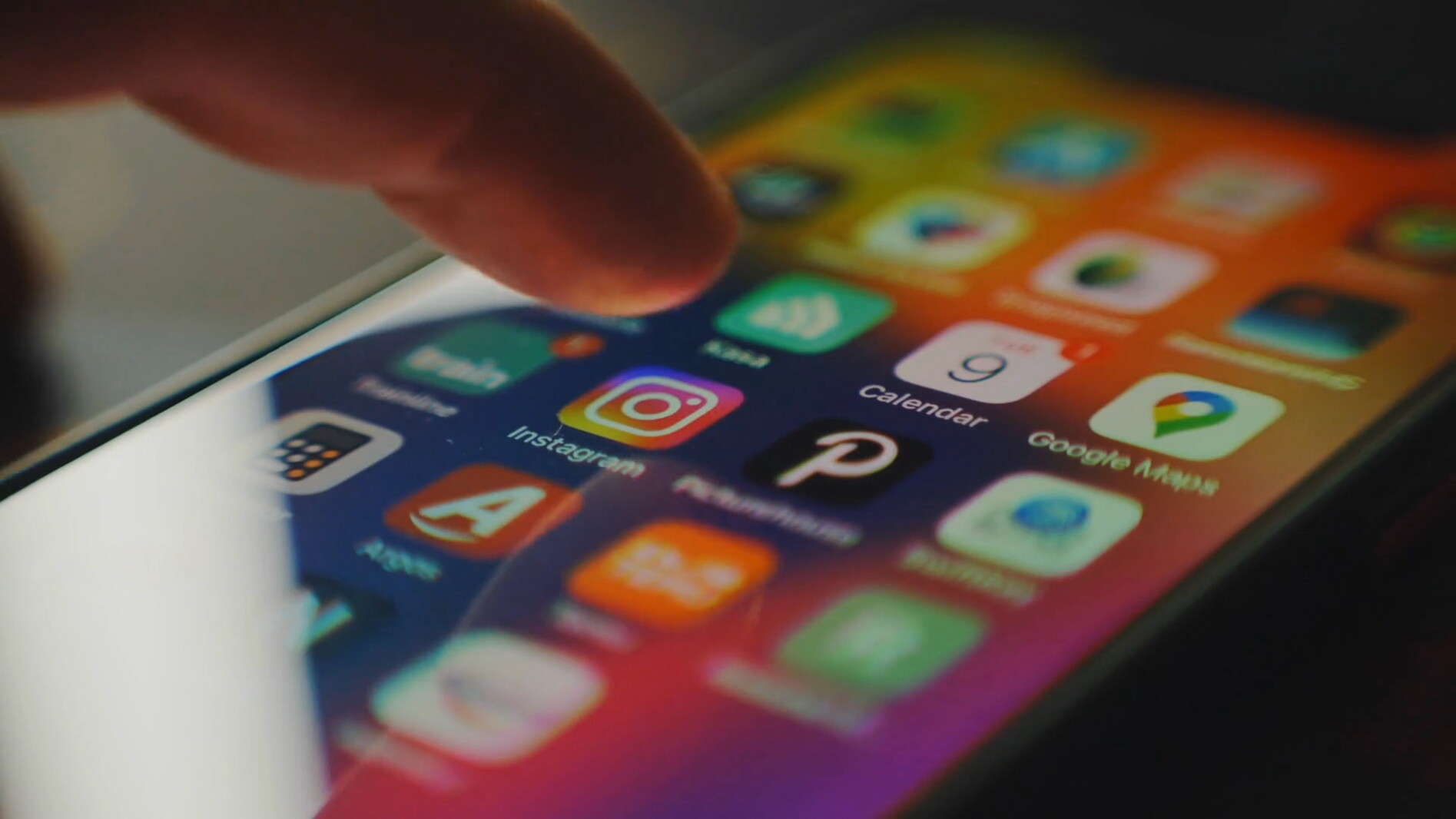 New Minnesota bill would add limits for children on social media