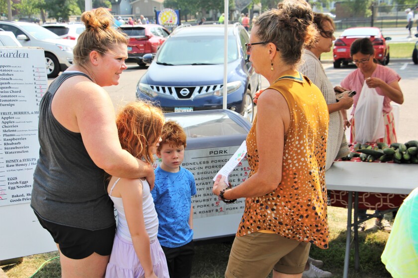 farmer market- family (use).jpg