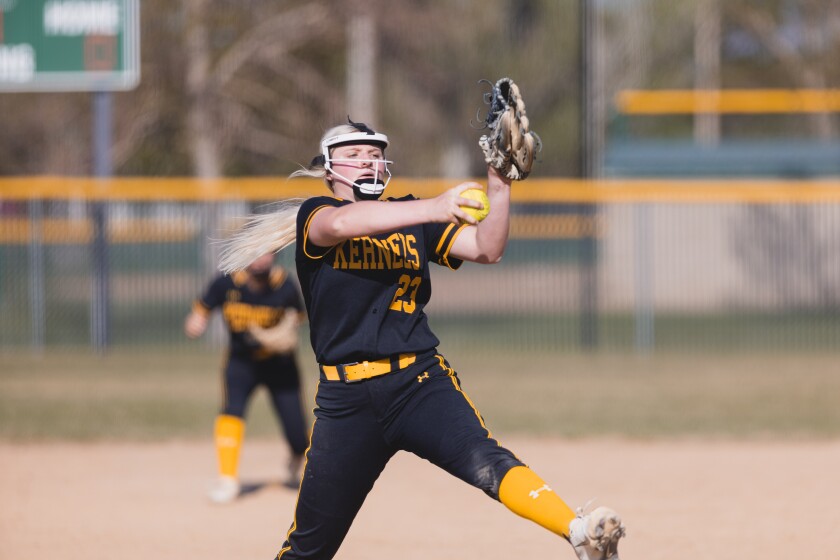 5-9-23MHSvsYanktonSoftball-5.jpg