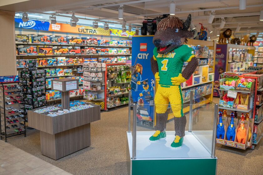 Cheemls Best Sporting Goods/Outdoors Store: SCHEELS - InForum | Fargo, Moorhead ...
