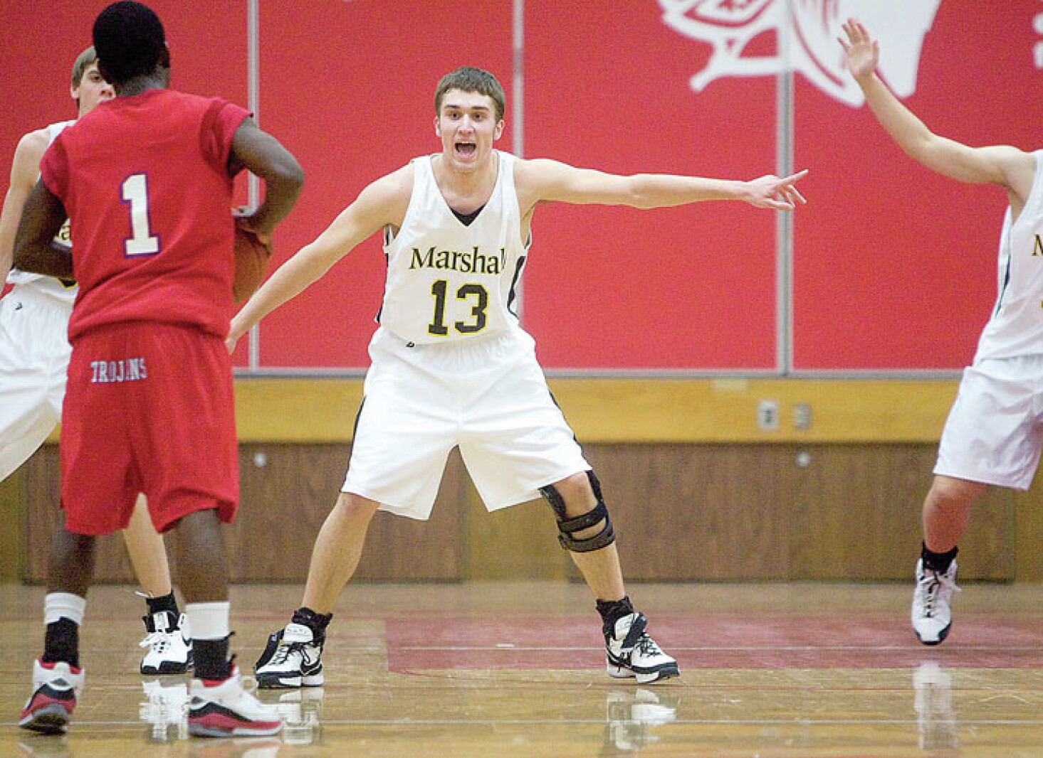 Injured senior braces his Duluth Marshall basketball team - Duluth News ...