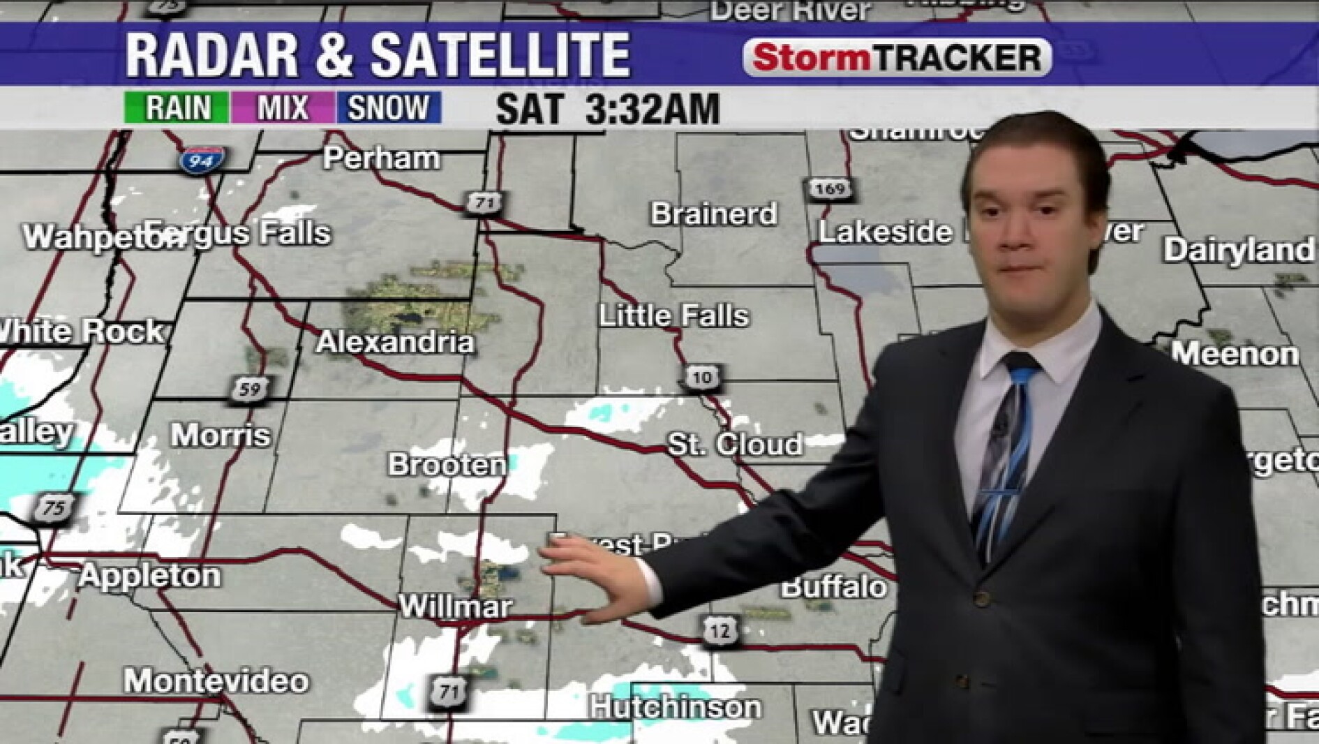 Light snow starting to develop across central Minnesota this morning