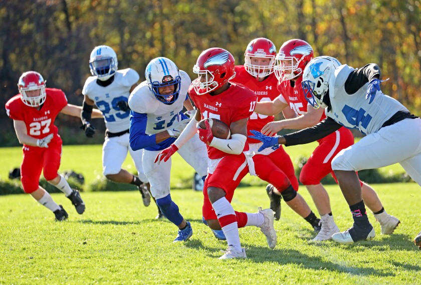 101821.S.BD.RaidersFootball2.jpg