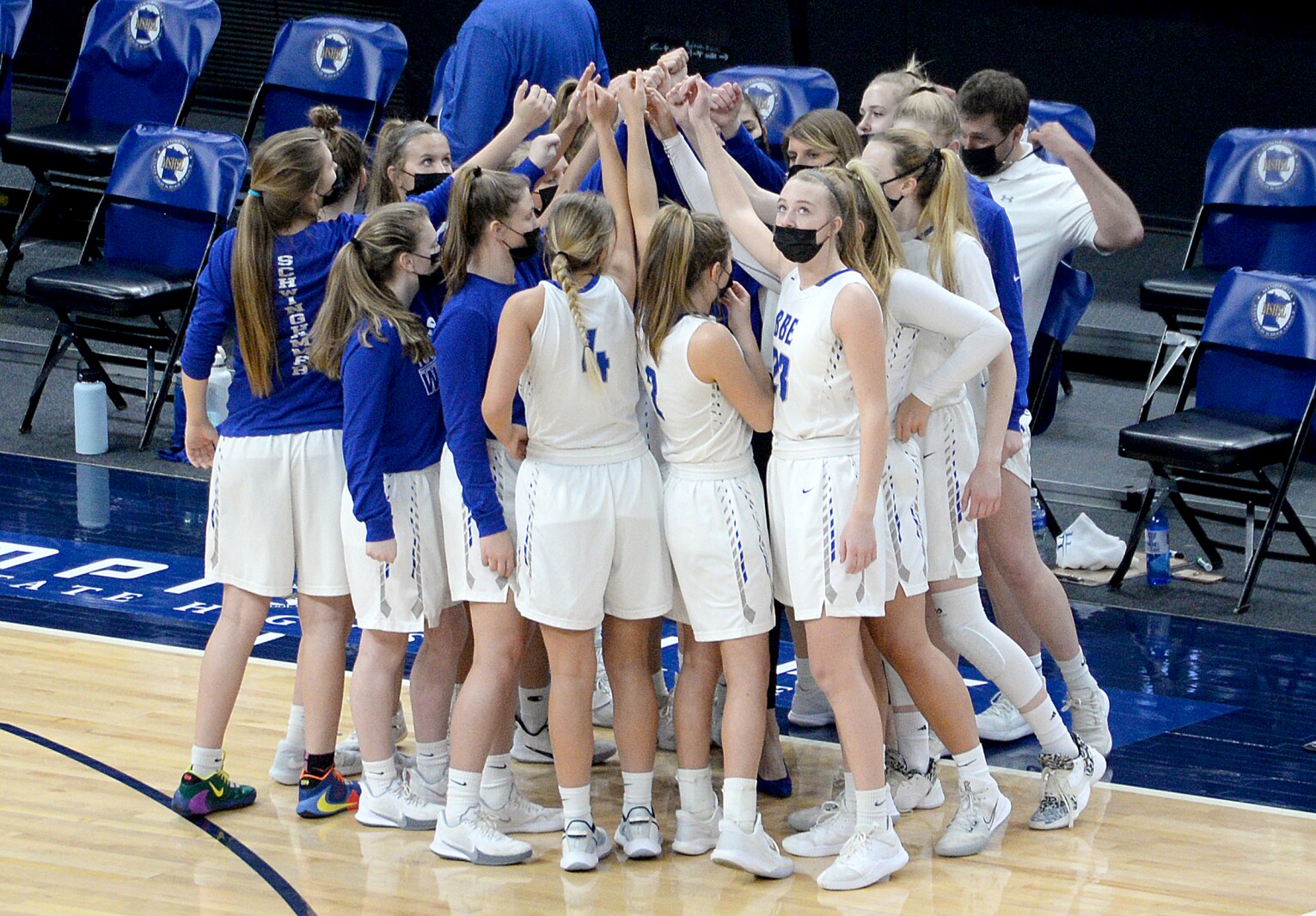 041021.S.WCT.BBE GBB Huddle.jpg
