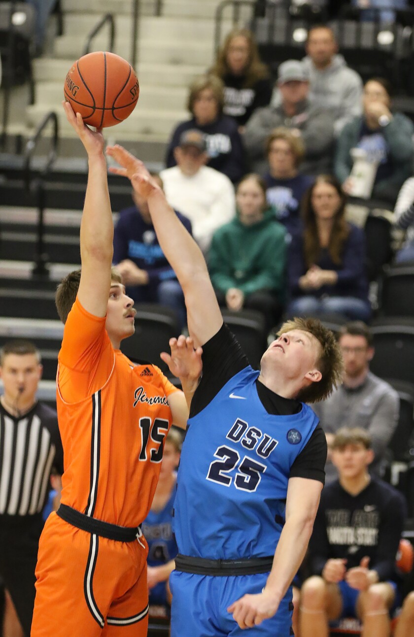 uj mens hoops 15 vs dakota 25 030125.jpg