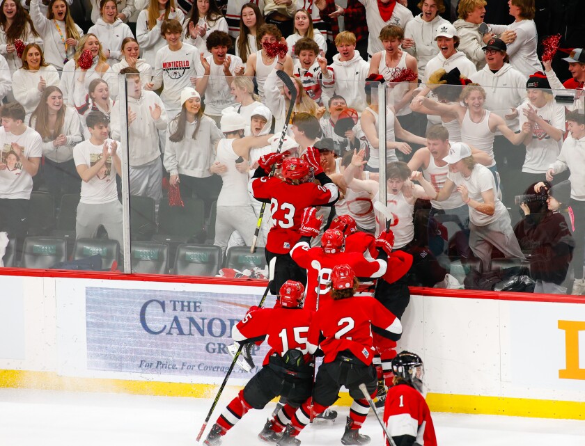 Warroad vs Monticello_0390.jpg