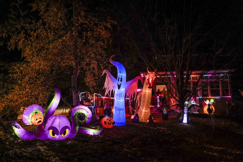 Photos Halloween spirit haunts West Duluth Duluth News Tribune