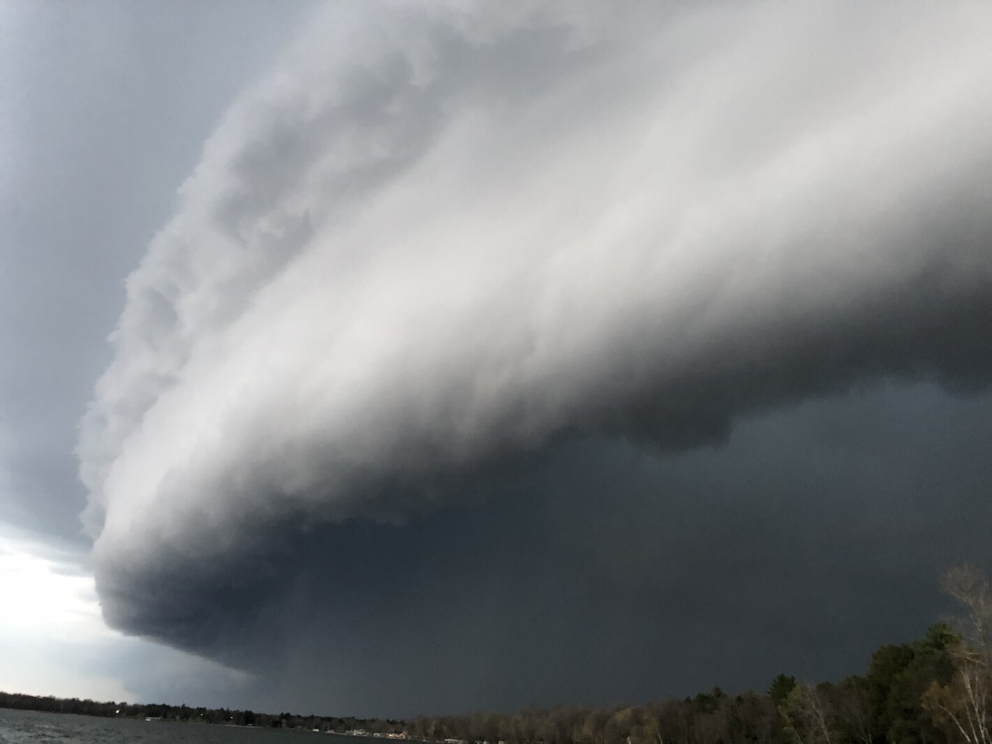 Clouds accompanying severe weather on May 12, 2022 in central Minnesota