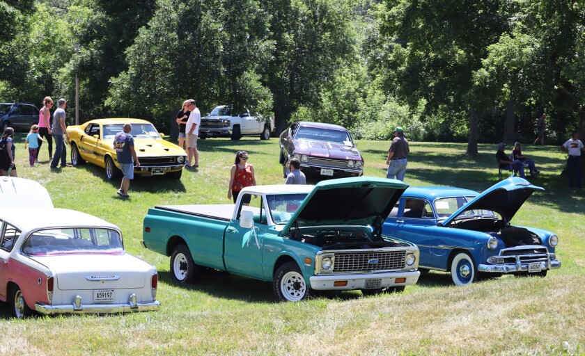 23-Cars in park.jpg
